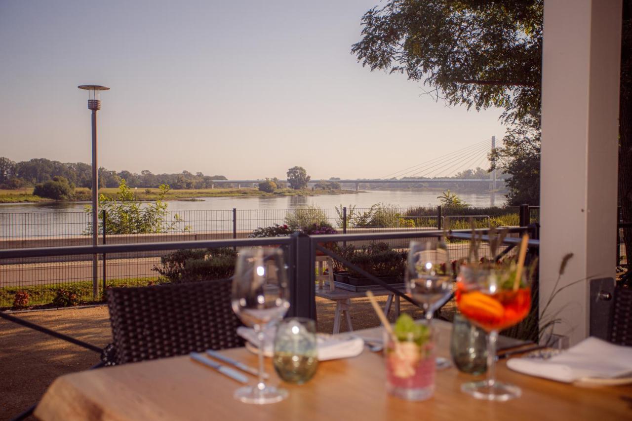 Weltrad Am Fluss Restaurant & Quartier Hotell Schönebeck Eksteriør bilde
