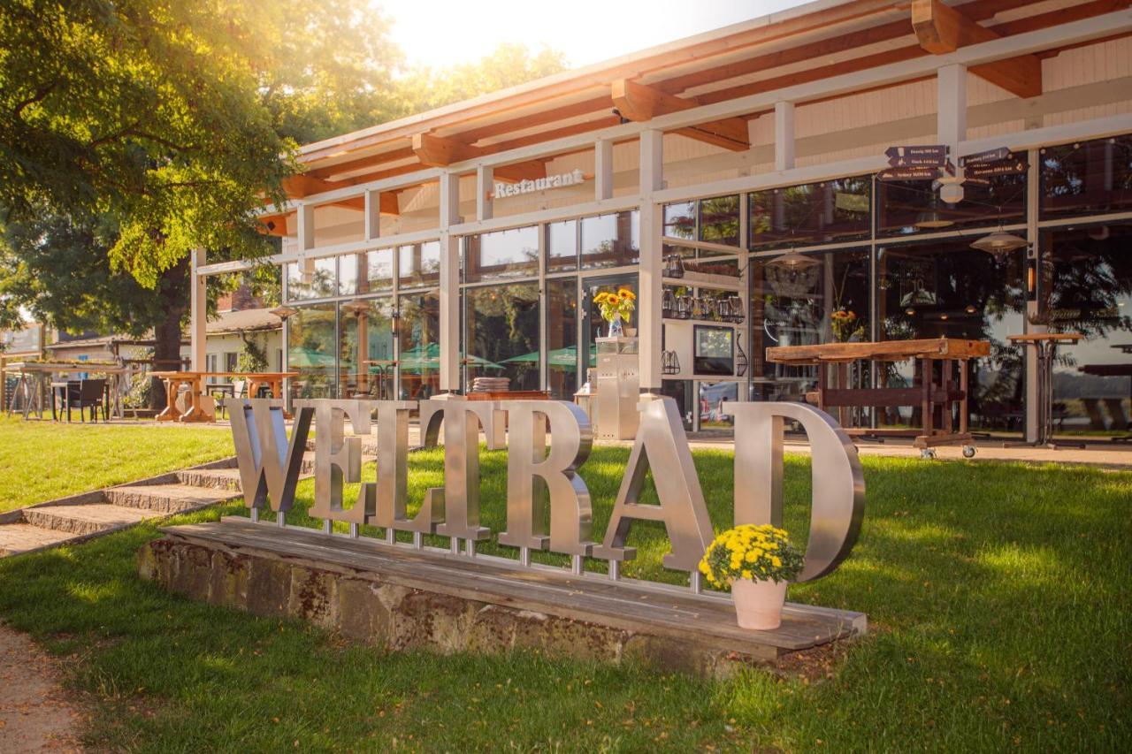 Weltrad Am Fluss Restaurant & Quartier Hotell Schönebeck Eksteriør bilde